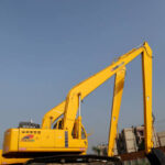 Excavator Long Arm PC200 untuk normalisasi sungai dan pengerukan sedimentasi