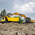 Rental excavator PC75 Bekasi operator profesional