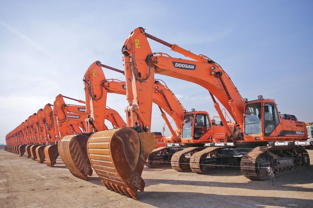 Perbedaan Excavator Standar, Long Arm, dan Amphibious Serta Fungsinya